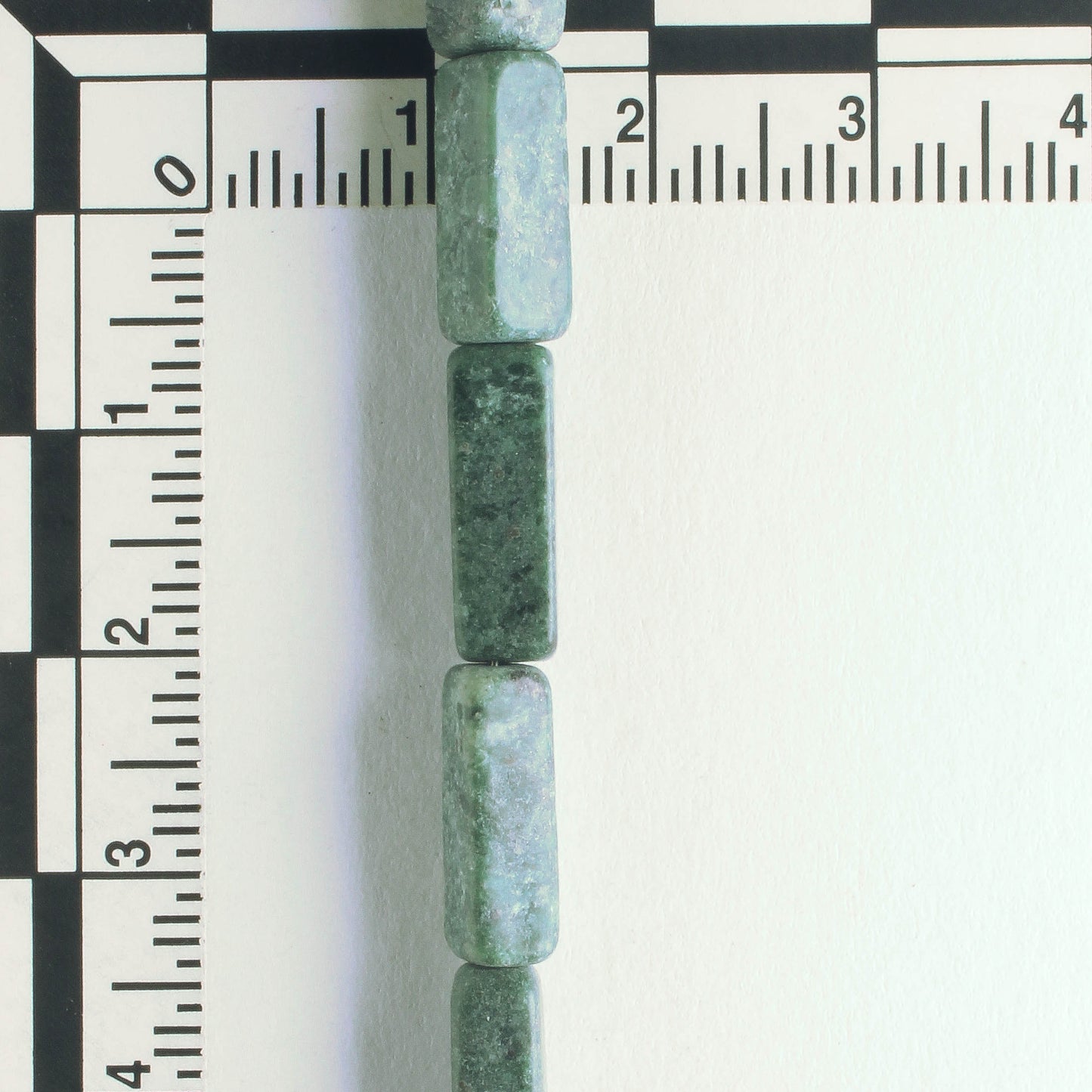 Serpentine - 8" strand