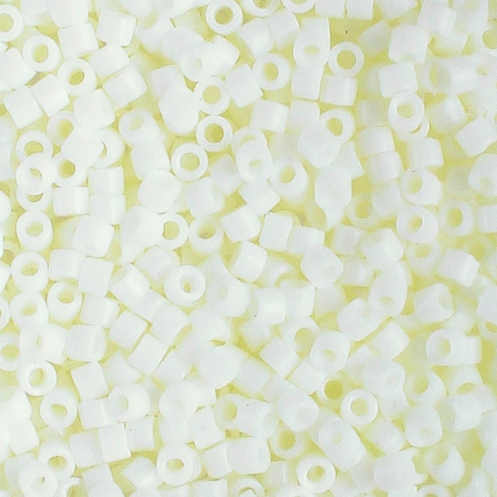 DB2401 Opaque Matte Light Buttercream