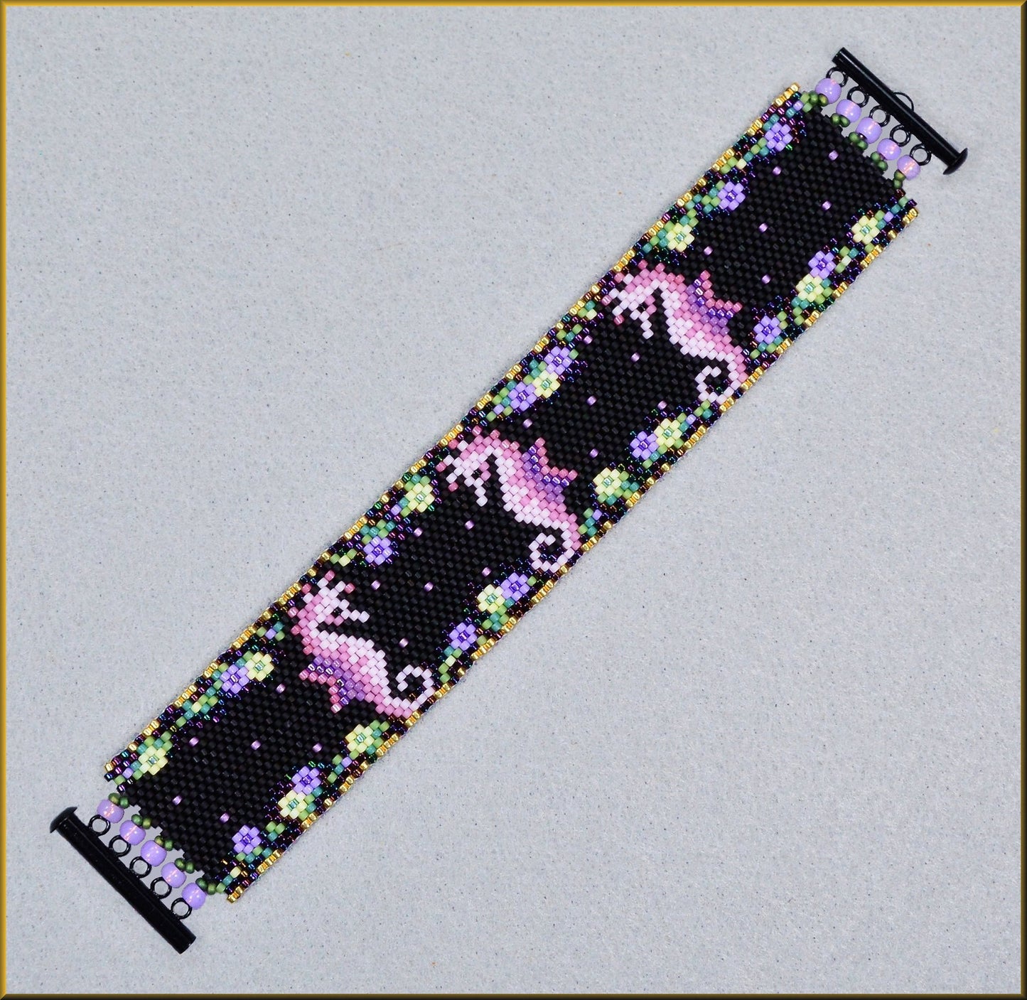 Seahorse Bliss Bracelet Pattern - PDF