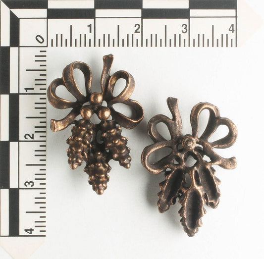 Charm - Pinecone Ribbon