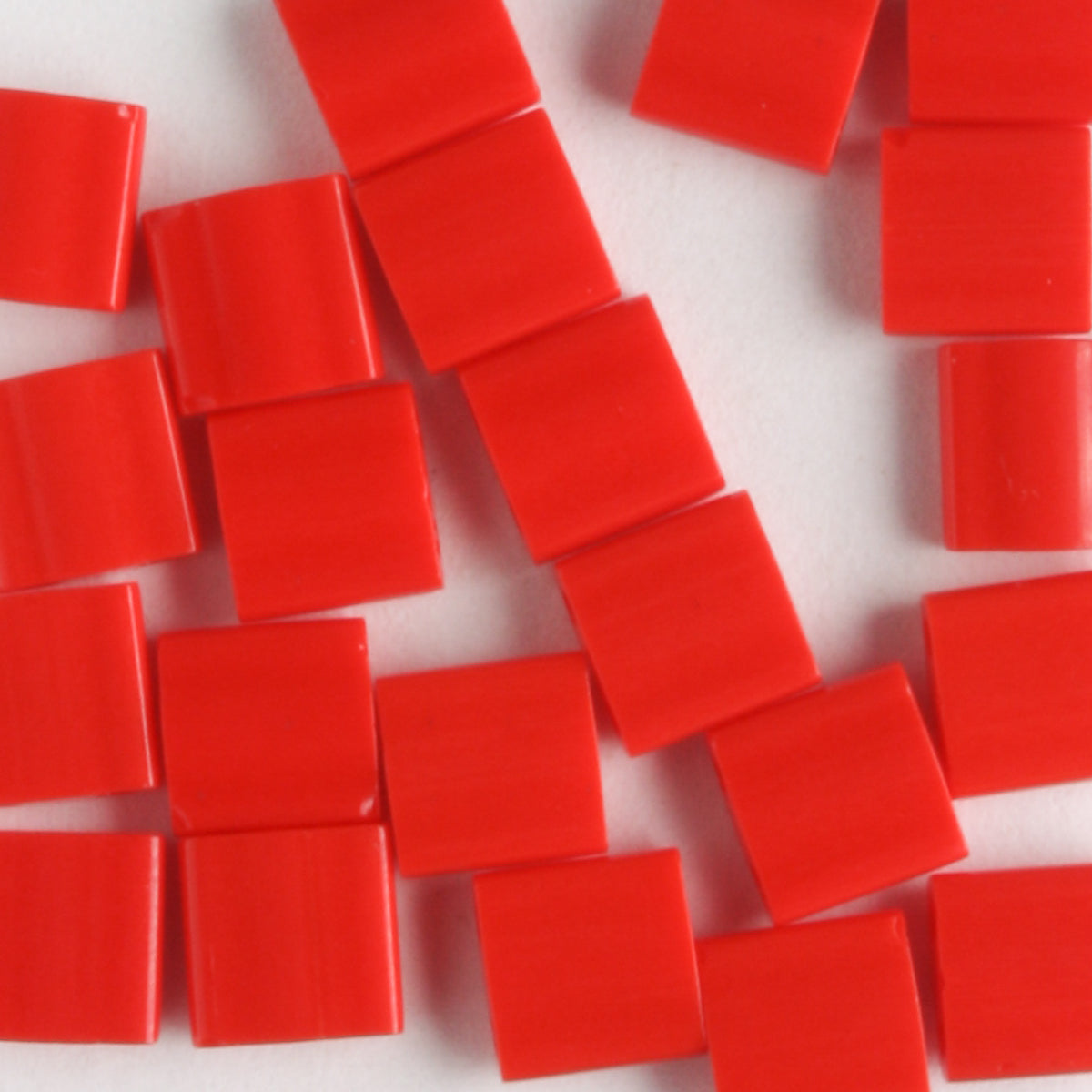 Tila, Opaque Red