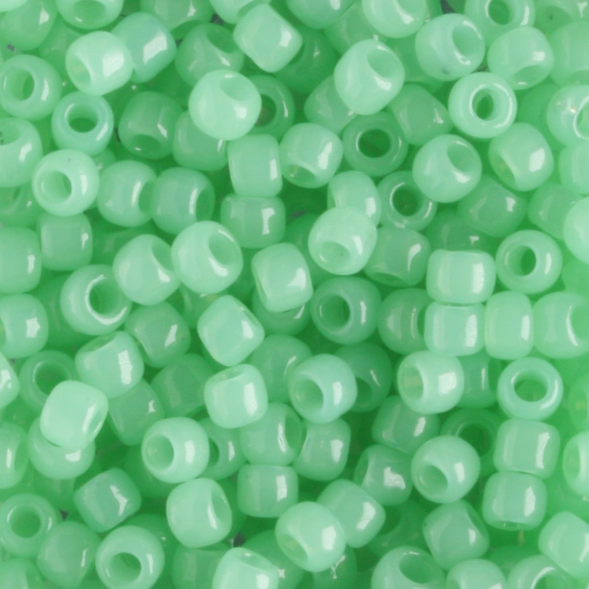 8/0 Milky Kiwi - 10 grams