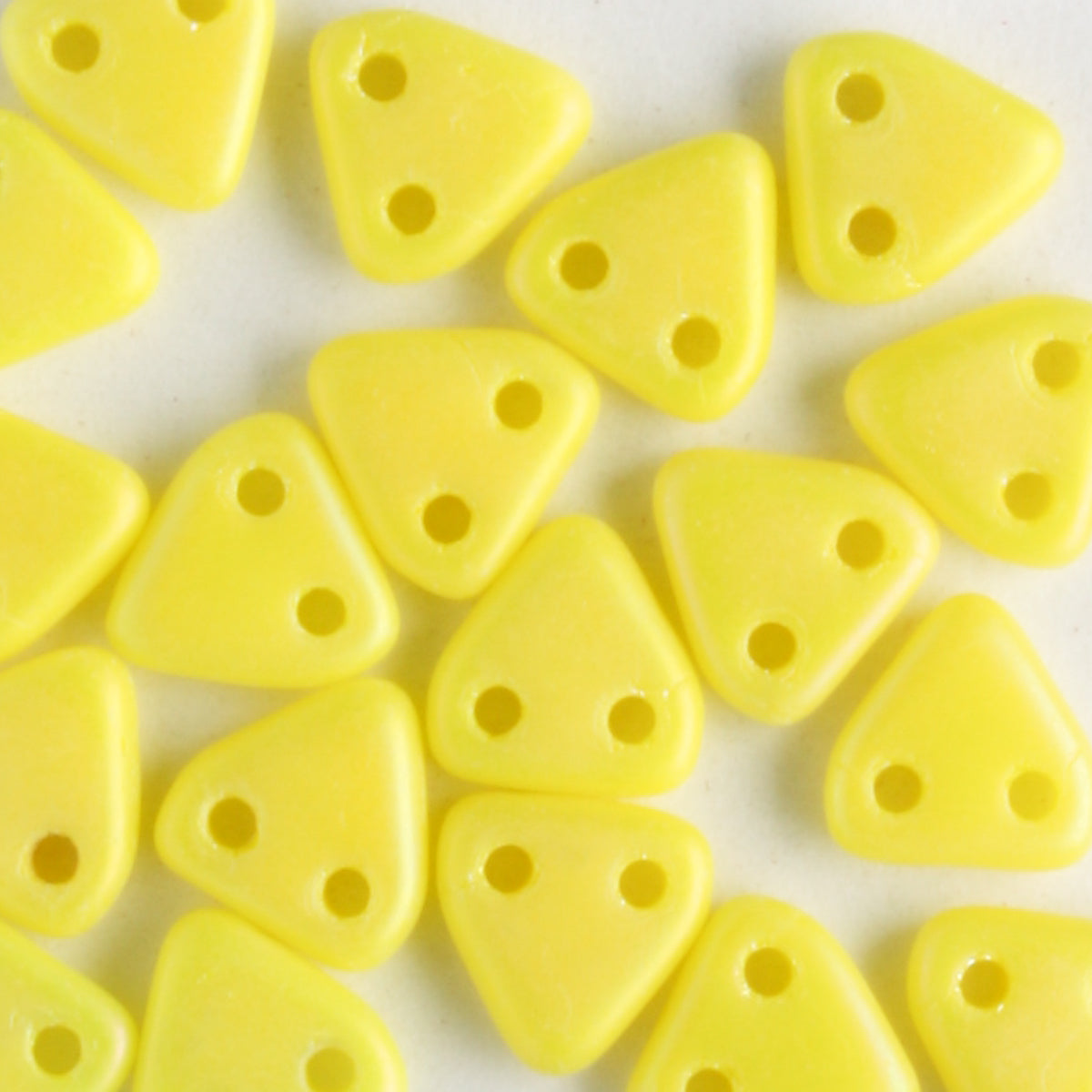 2 Hole Triangle Matte Luster Custard - 10 grams