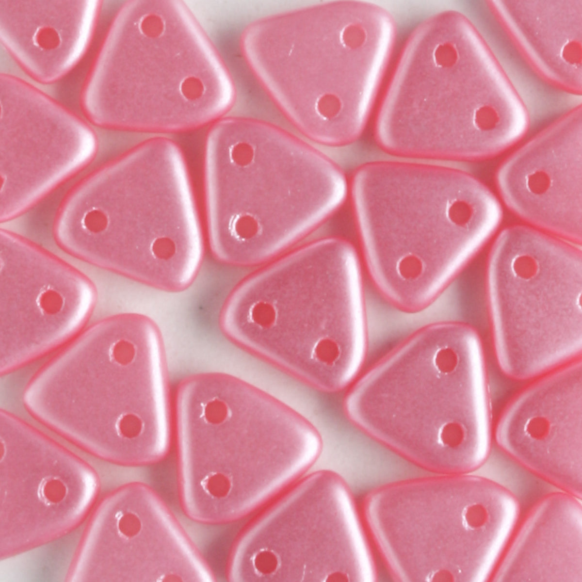 2 Hole Triangle Pearl Flamingo - 10 grams