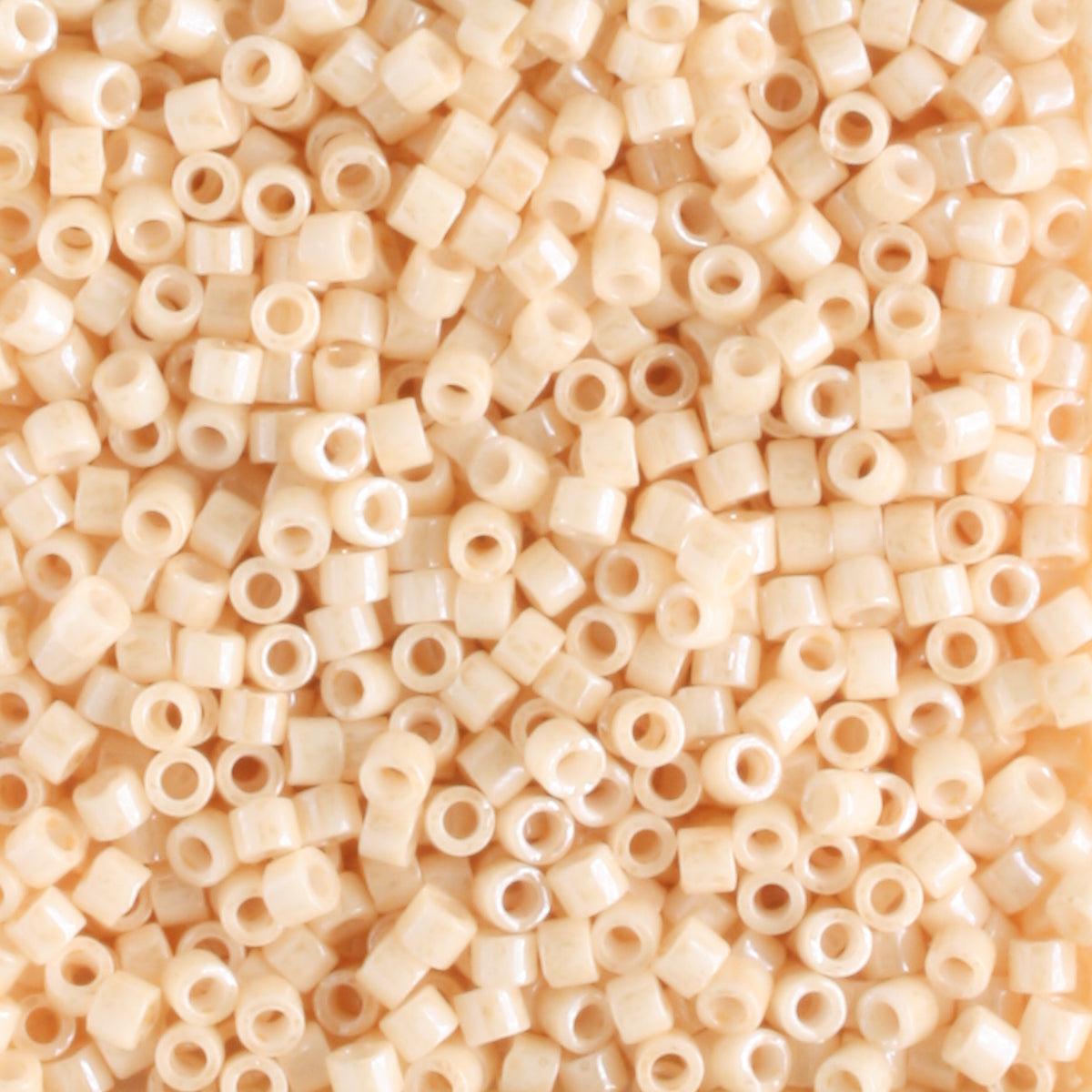 DB0204 Opaque Luster Light Beige