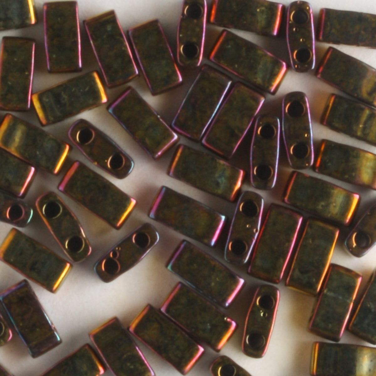 Half Tila Metallic Rainbow Golden Wine - 5 grams