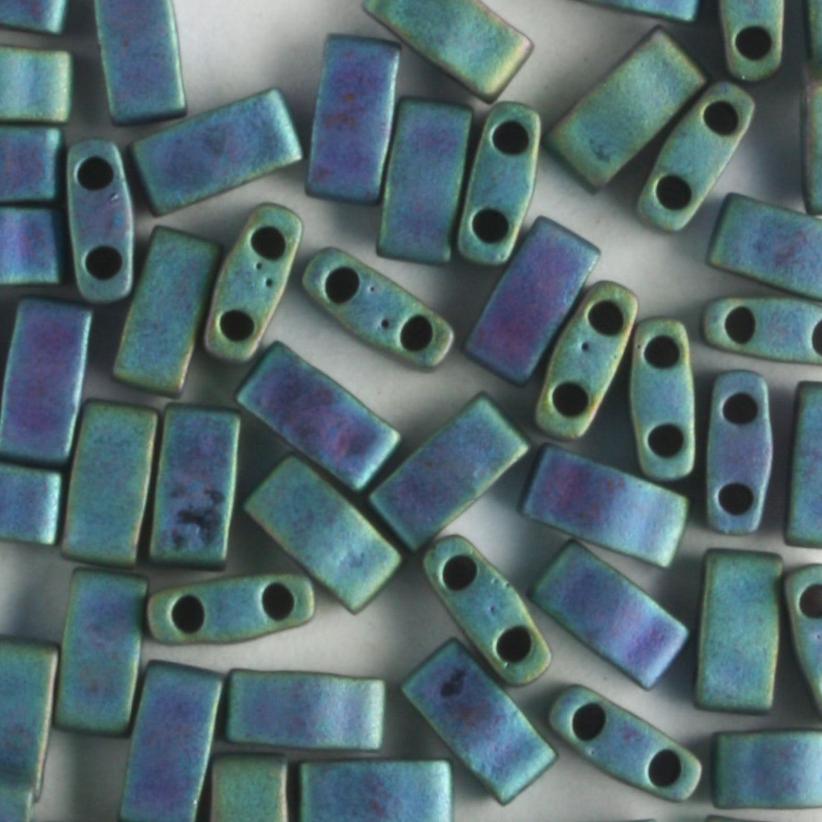 Half Tila Metallic Matte Rainbow Aquamarine - 5 grams