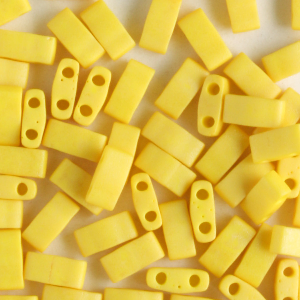 Half Tila Opaque Matte Yellow Mustard - 5 grams