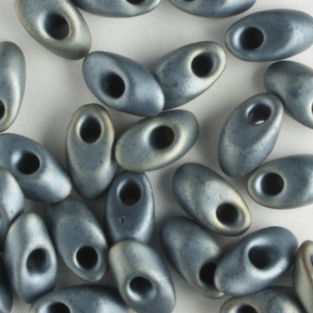 Magatama Metallic Matte Silver Gray - 10 grams
