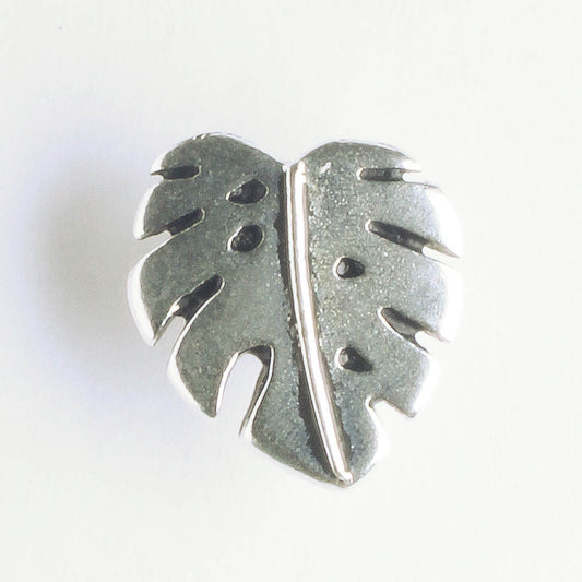 Monstera Leaf Button - Antique Silver