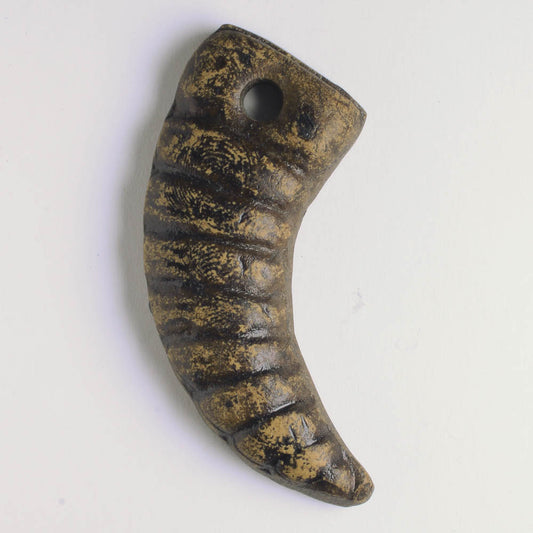 Brown Claw Focal