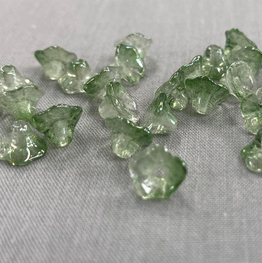 4x6mm Bell Flower - Green/Clear - qty 25