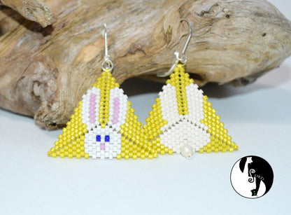 Hoppy Lil' Bunny Triangle Pattern - PDF