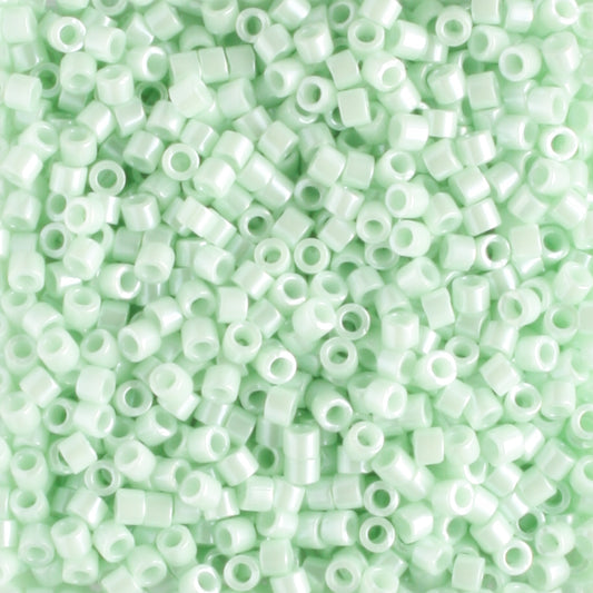 DB1536 Opaque Luster Mint
