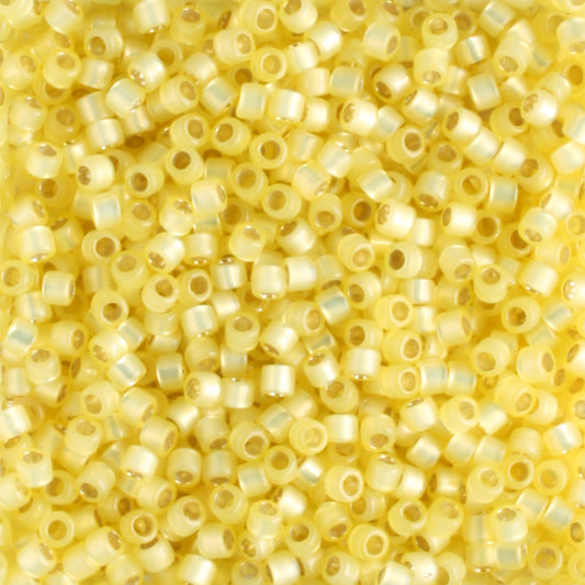 DB0623 Silver Lined Opal Light Yellow