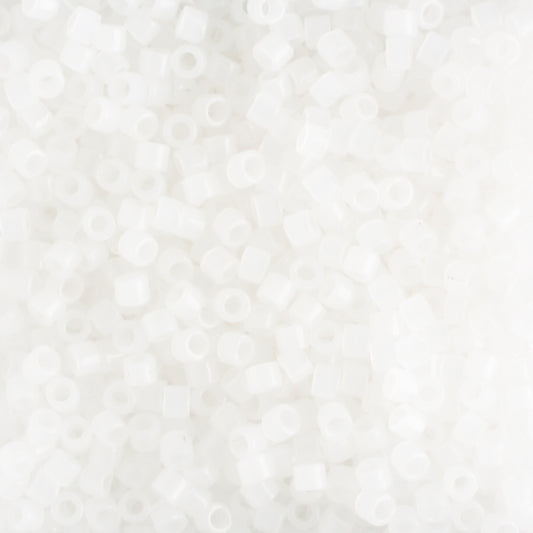 DB0220 Transparent White Opal