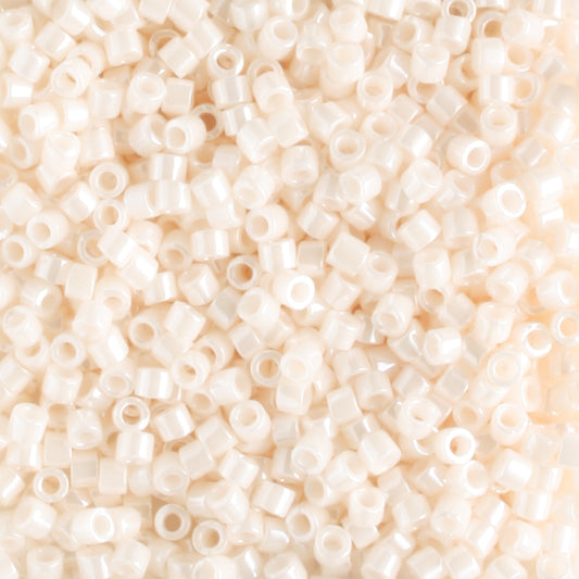 DB1530 Opaque Luster White