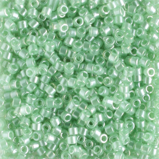 DB1483 Translucent Light Spring Green