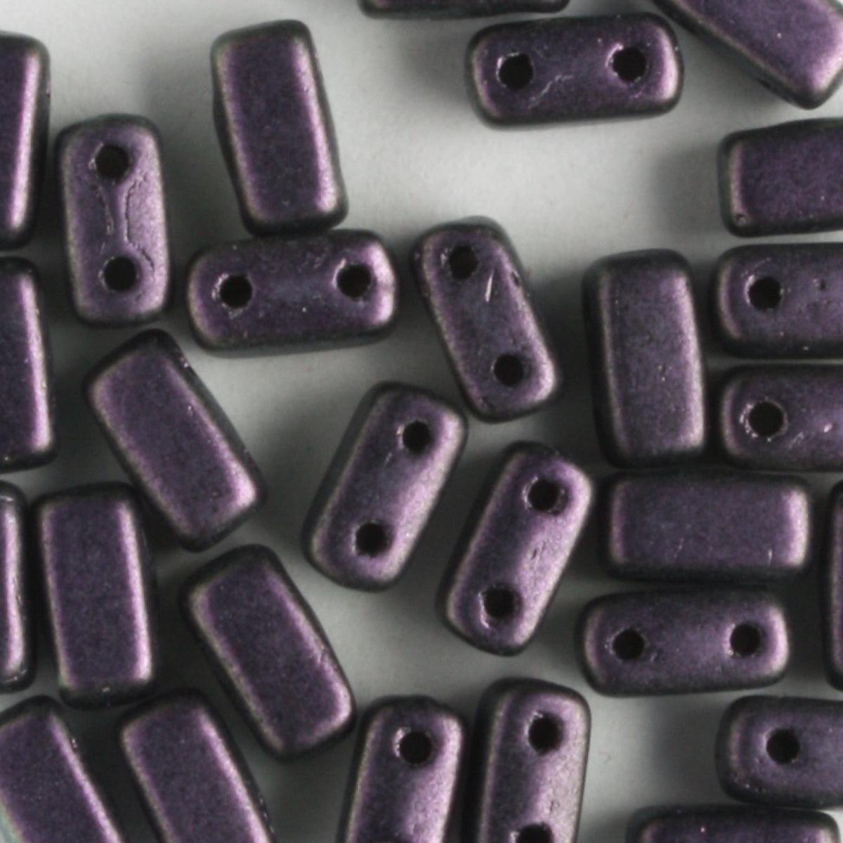 2 Hole Brick Black Currant - 50 beads