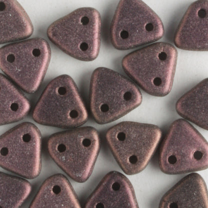 2 Hole Triangle Metallic Suede Pink - 10 grams