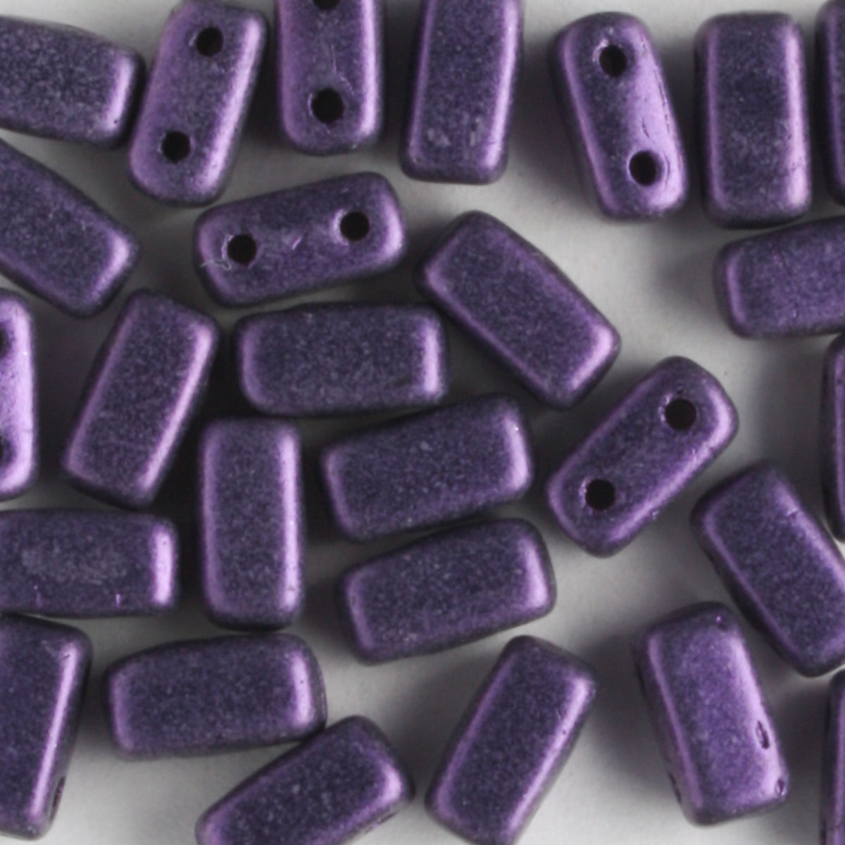 2 Hole Brick Metallic Suede Purple - 50 beads