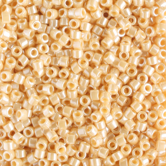 DB1561 Opaque Pearl Luster