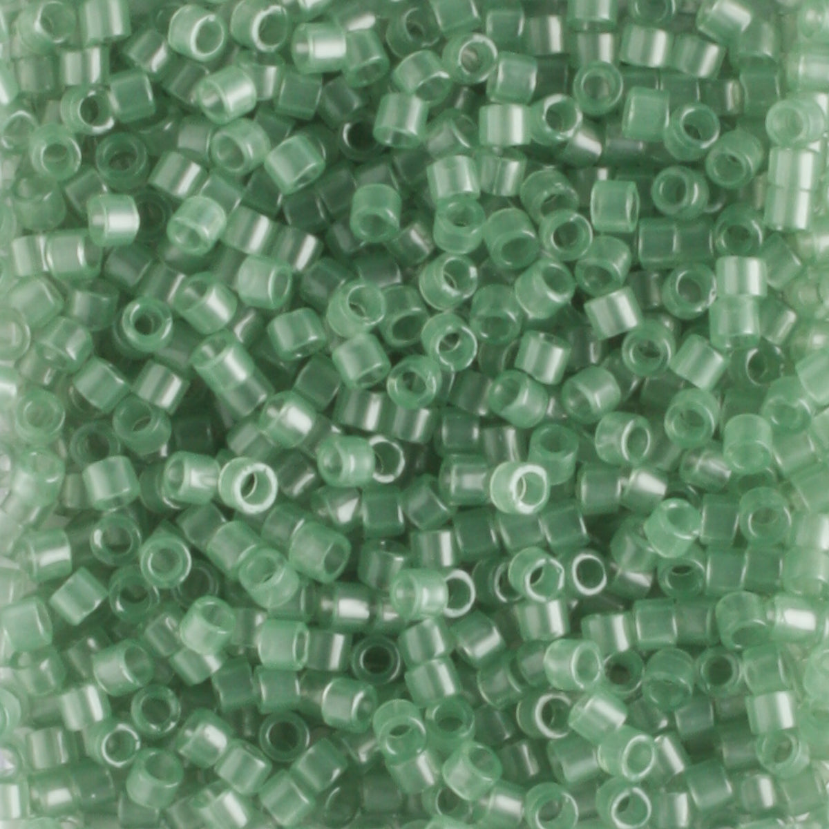 DB1415 Transparent Crystal Mint Green - 5 grams