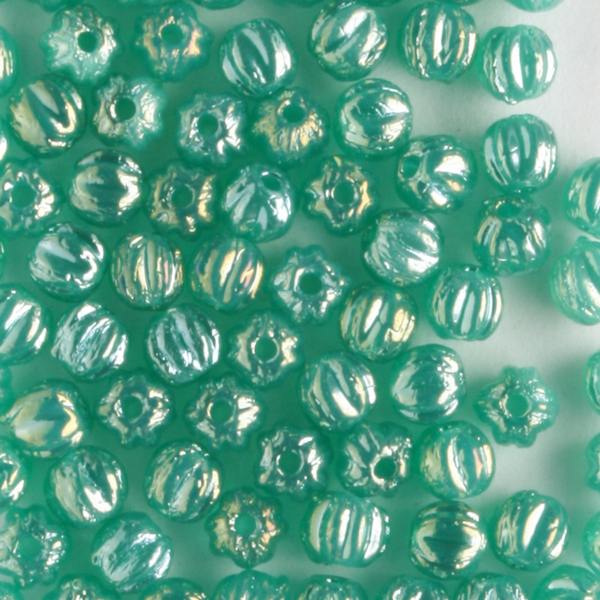 3mm Melon Luster Iris Atlantis Green - 100 beads