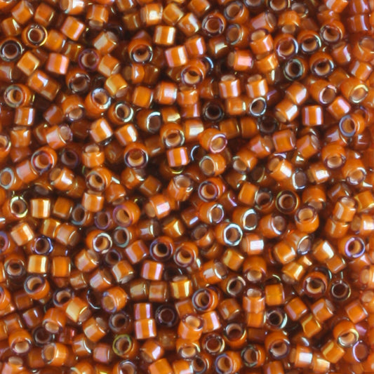 DB1779 White Lined Acorn Spice