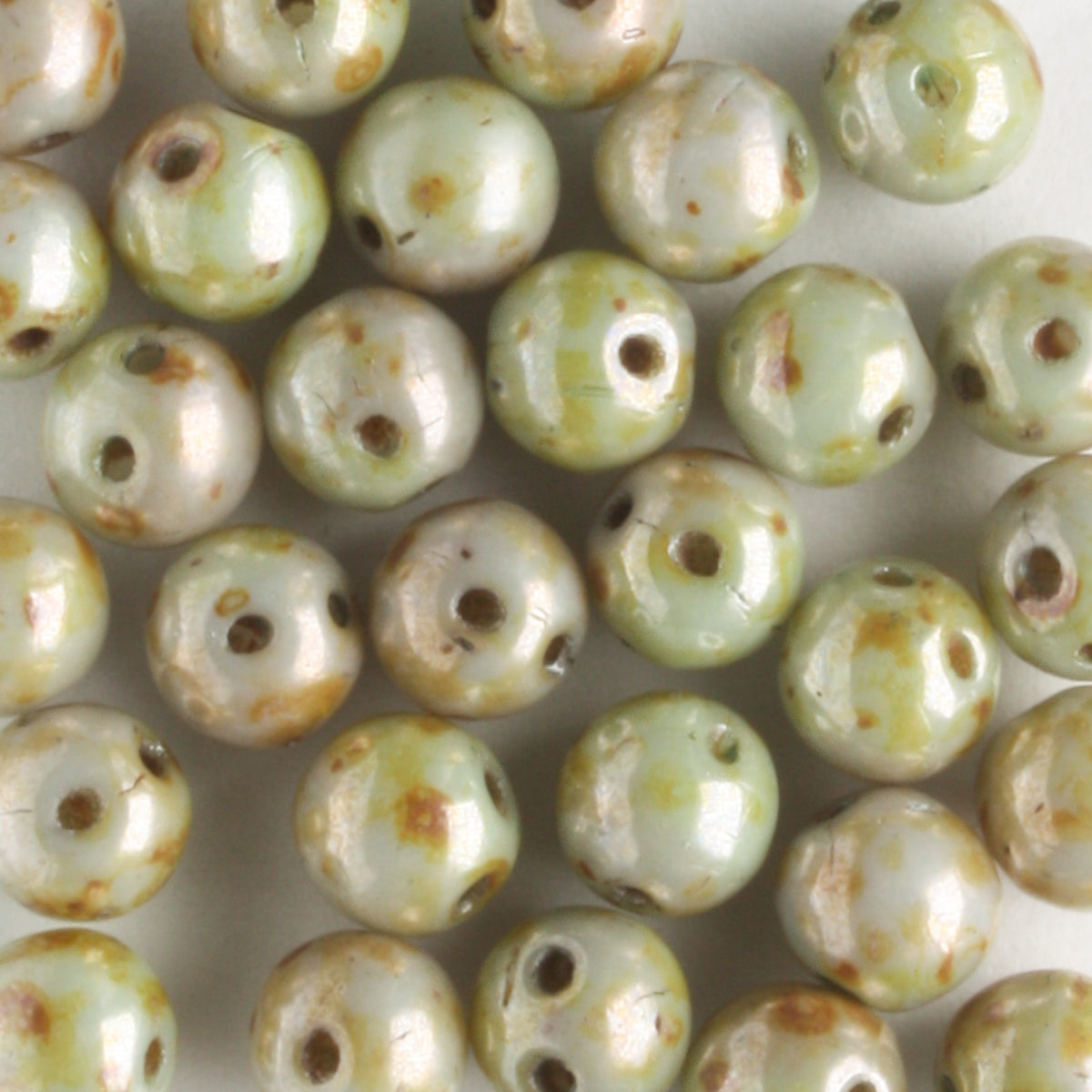 Rounduo White Green Luster - 50 beads