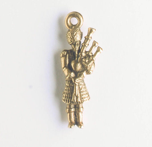 Charm - Bagpipe Player