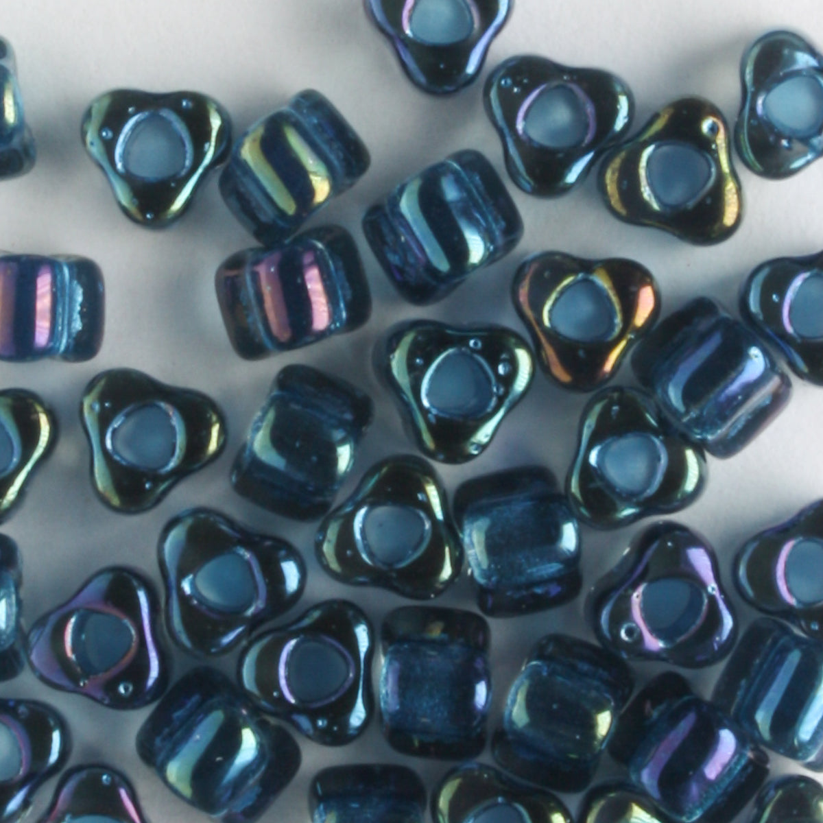 5/0 Triangle Metallic Blue - 5 grams