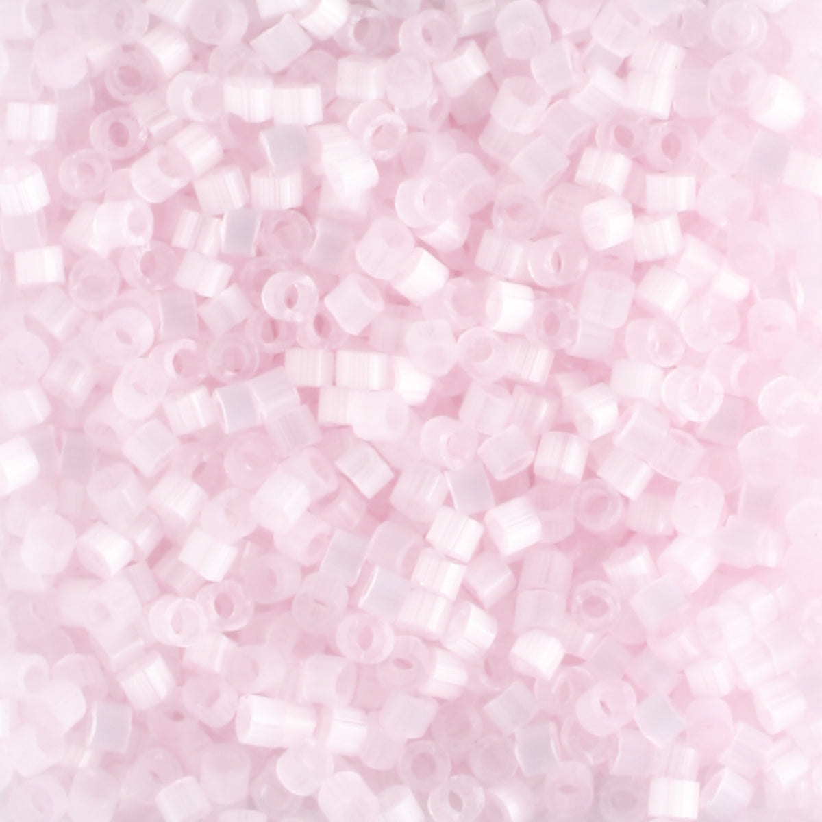 DB0675 Icy Pink Satin - 5 grams